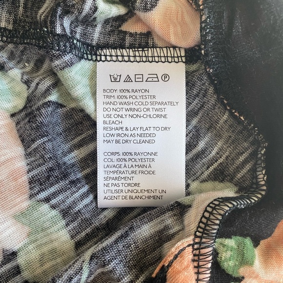 NWT Urban Outfitters Floral Crisscross Top - Picture 8 of 8